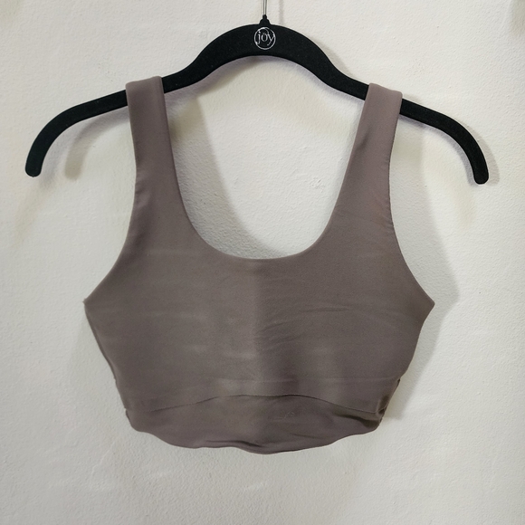 All in Motion Everyday Seamless Sports Bra - Picture 3 of 5